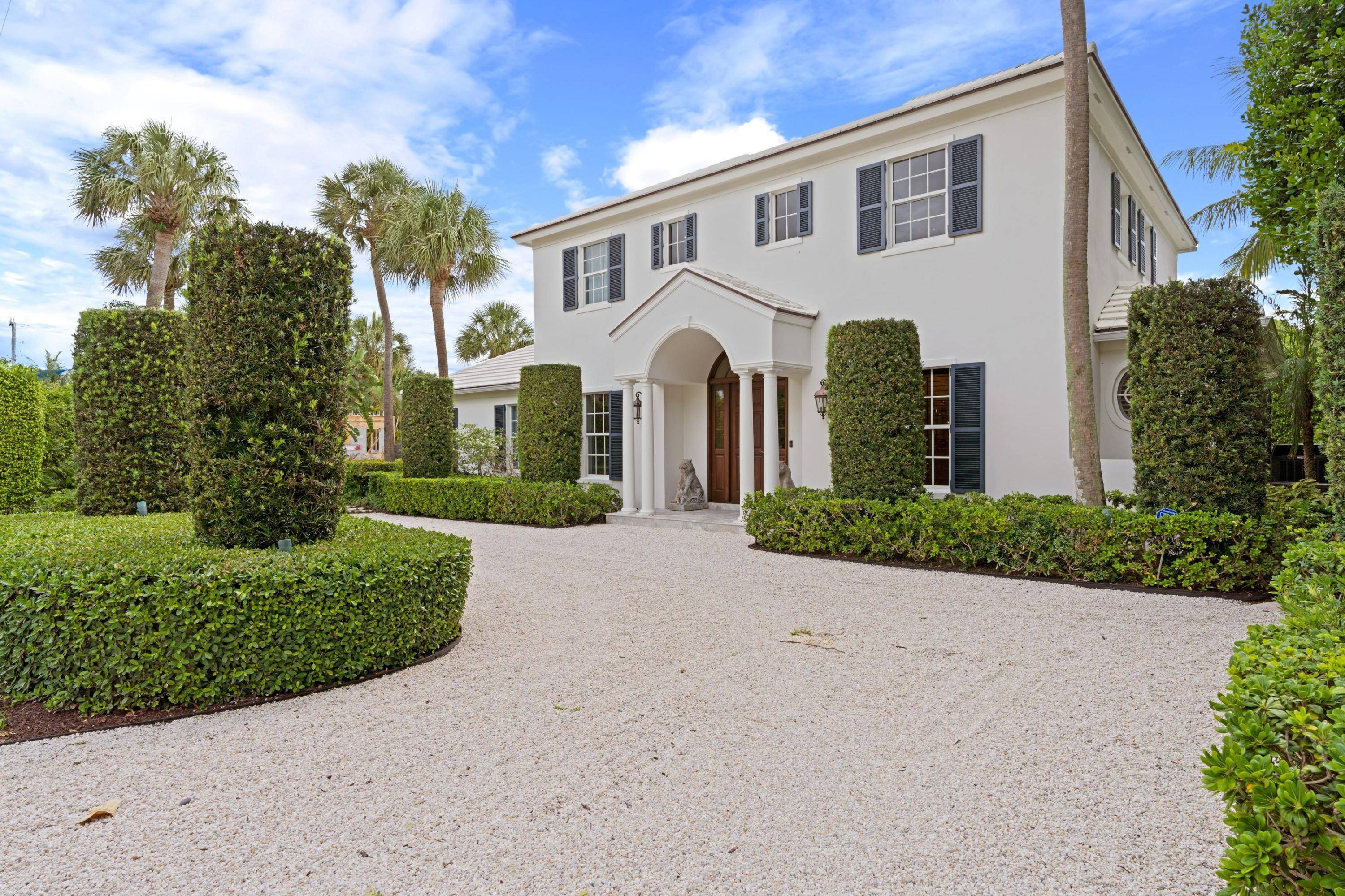 This elegantly designed 5 Bedroom, 4 1 2 Bathroom including Powder Room home boasts soaring ceilings, a first floor Master Suite, gourmet Kitchen with state of the art appliances, perfect ...
