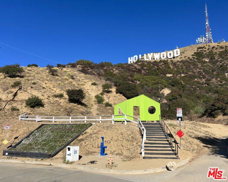 6101   Mulholland Hwy Hollywood Hills East La