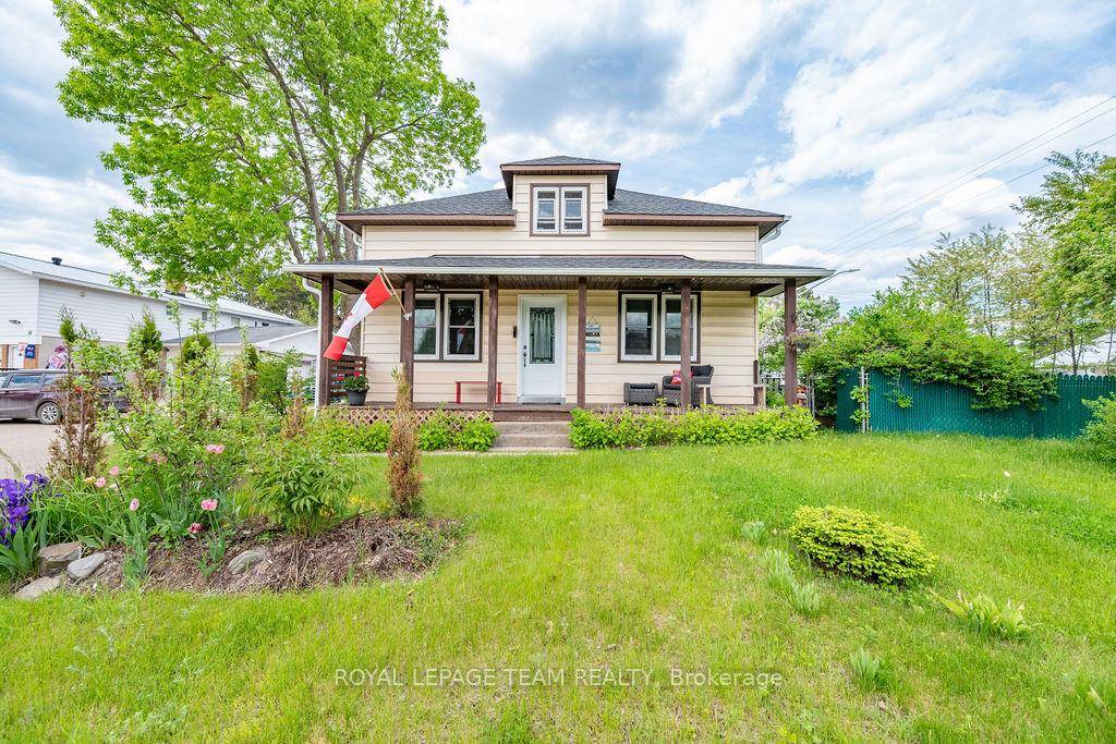 AFORDABLE WATERVIEW HOME IN BEAUTIFUL ROUND LAKE !