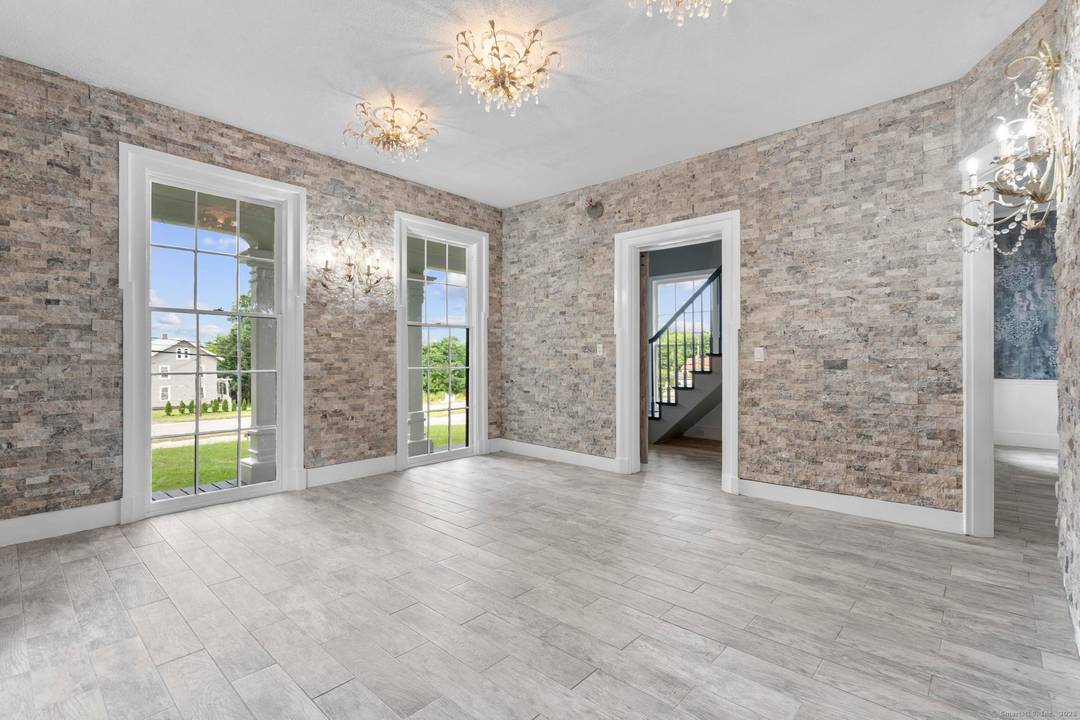A Rare Blend of Space, Flexibility Opportunity.