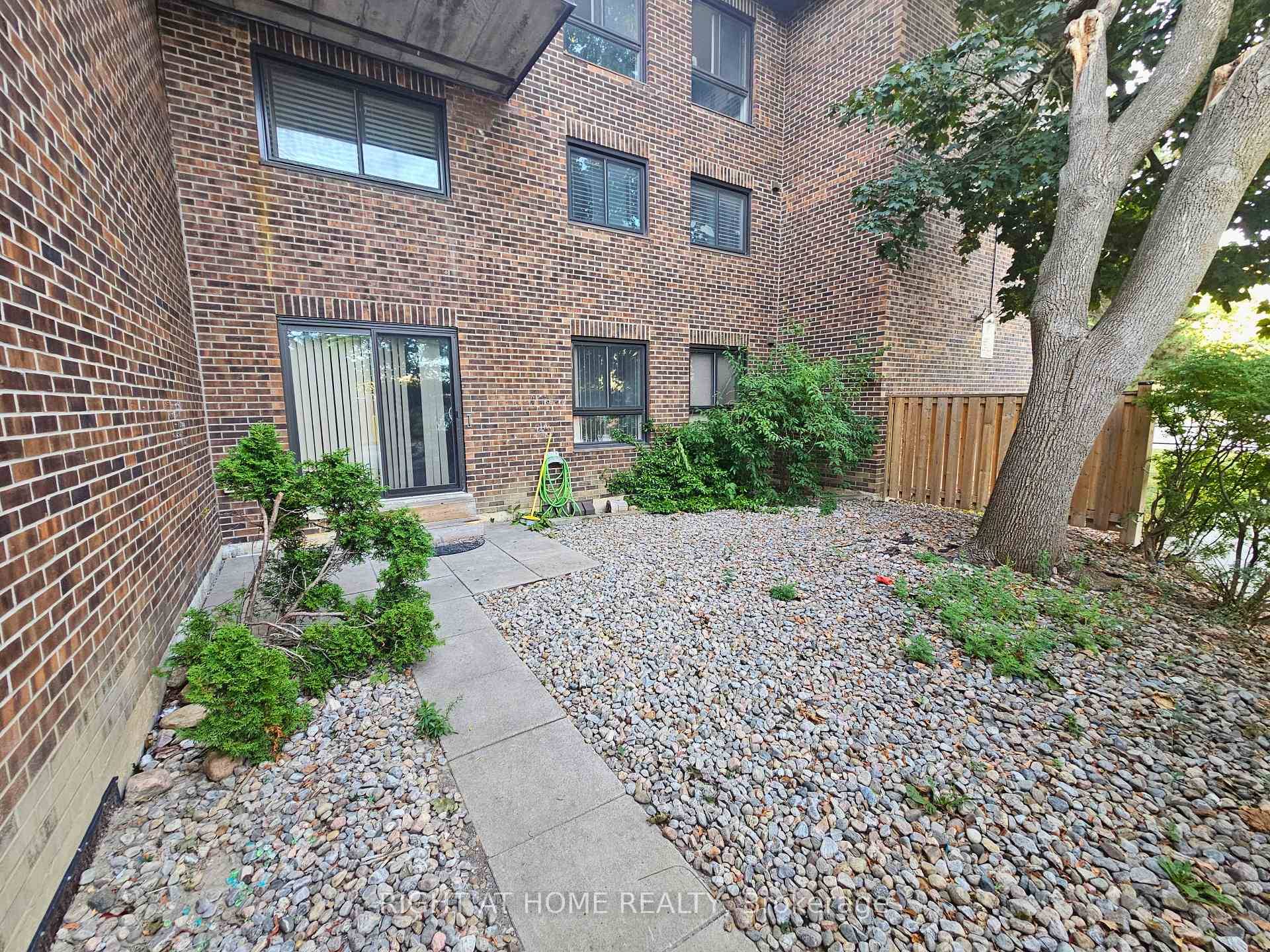 This spacious 3 bedroom, 1.
