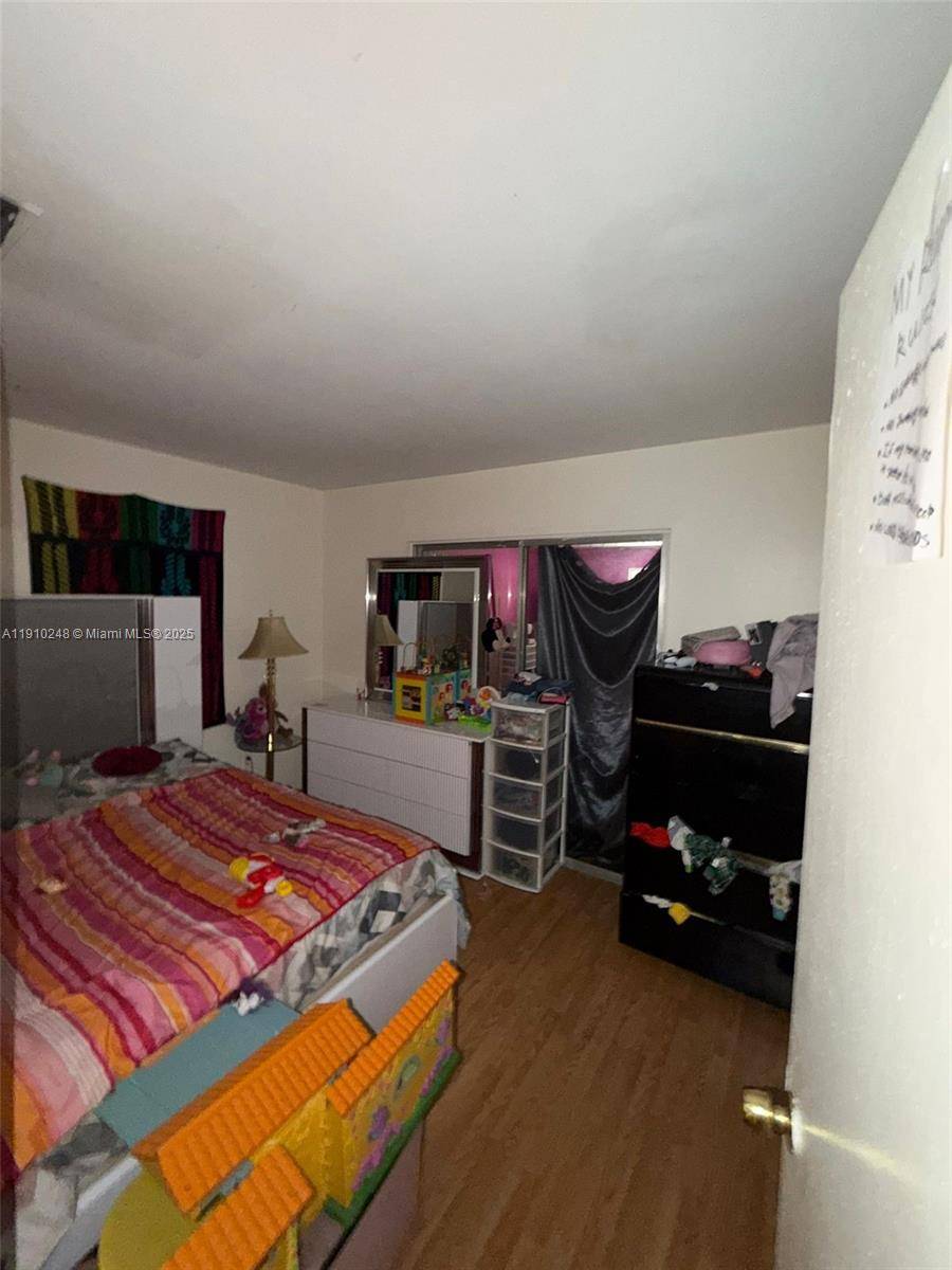 Investor Special Northwood Hills Historic District !