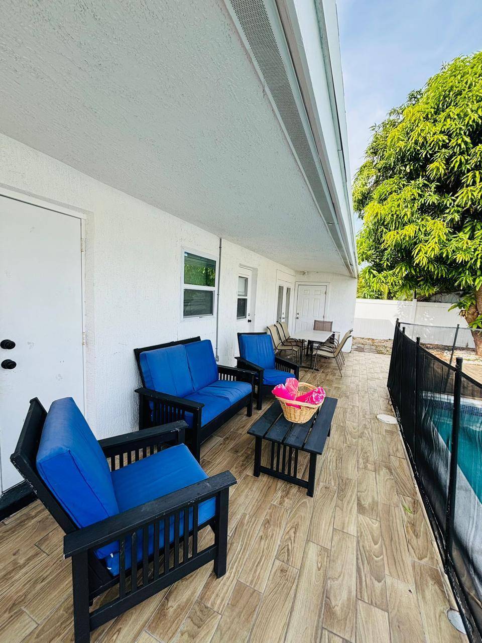Welcome to your dream home in Pompano Beach !