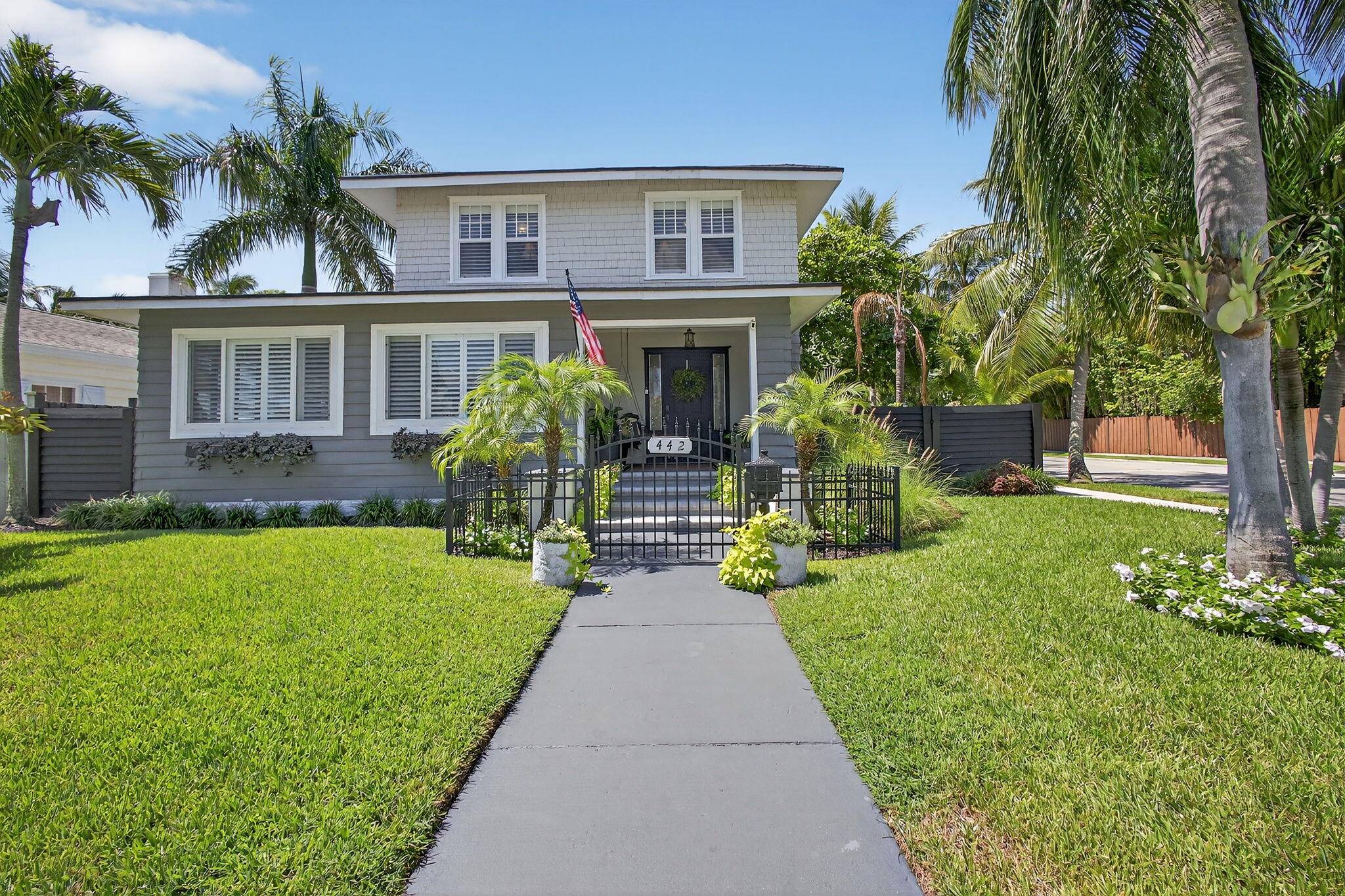 Absolutely gorgeous home in HOT !