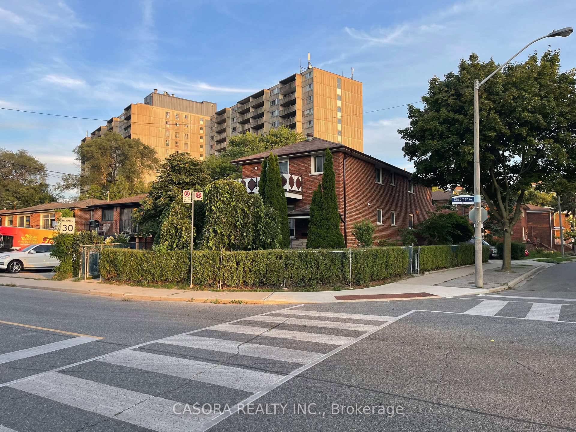 Bright and spacious sun filled main unit in a well maintained triplex located in the heart of East York, close to public transit, parks and schools, large eat in kitchen, ...