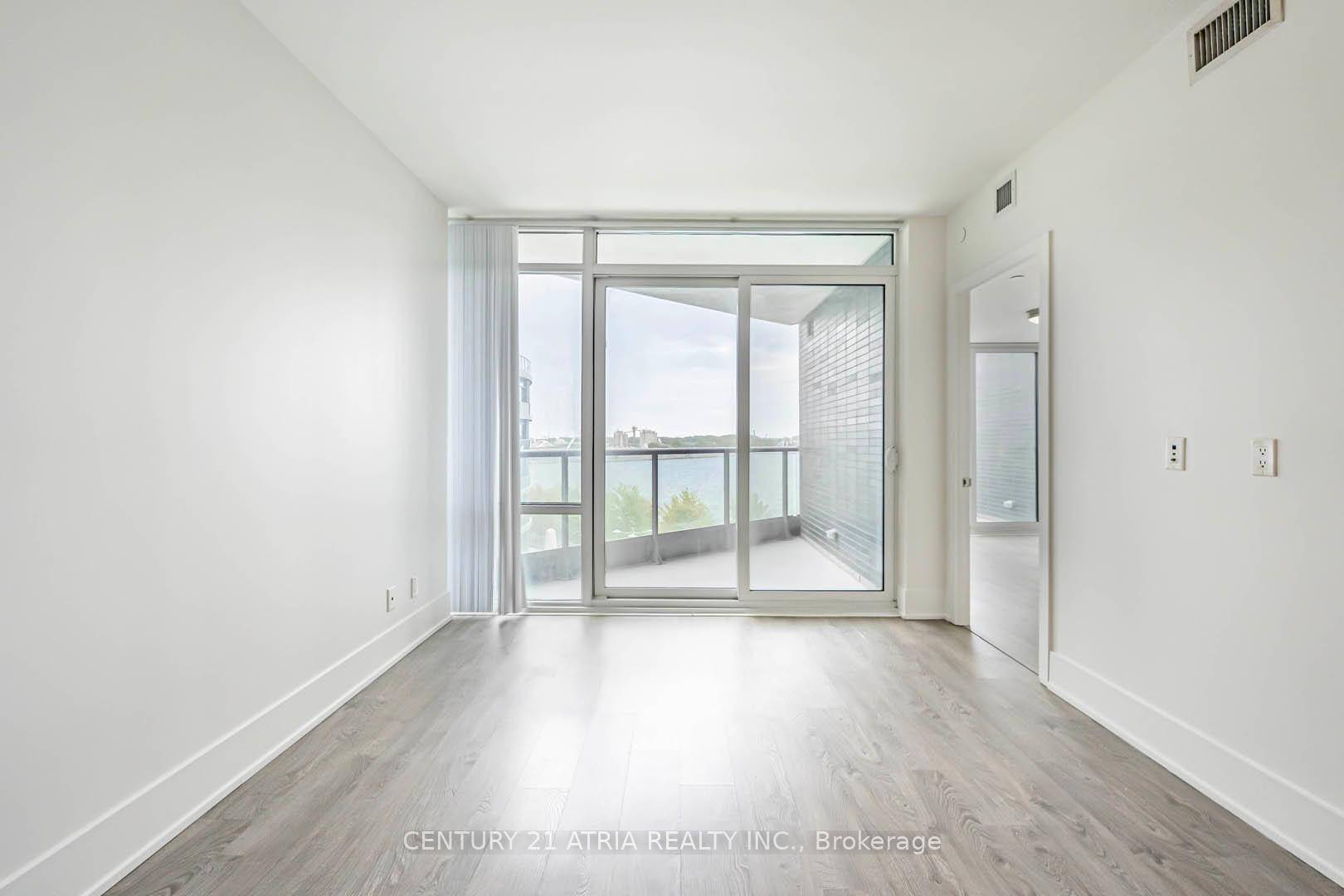 Breathtaking Southeast Lake Views From 2 Balconies One Off The Living Room amp ; One Off The Master Bedroom.