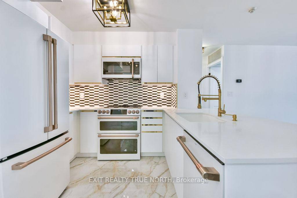 This is THE ONE ! Fully renovated 2 bed 2 bath condo offering luxury living in one of Etobicokes most desirable communities.