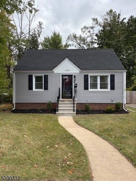 Charming, move in ready Cape Cod in the heart of North Plainfield !
