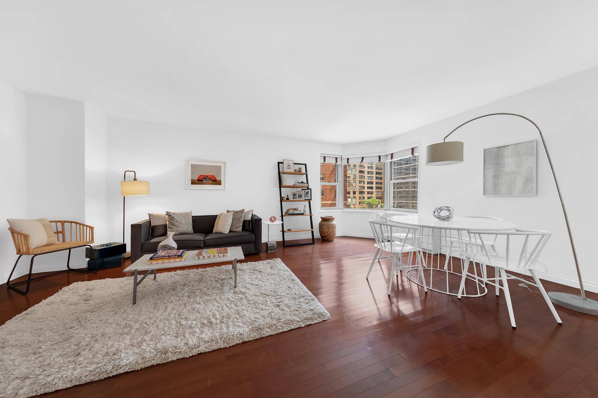 This triple mint, beautifully renovated 1 bedroom, 1 bathroom residence is nestled in one of the Upper East Side's most desirable full service cooperatives.