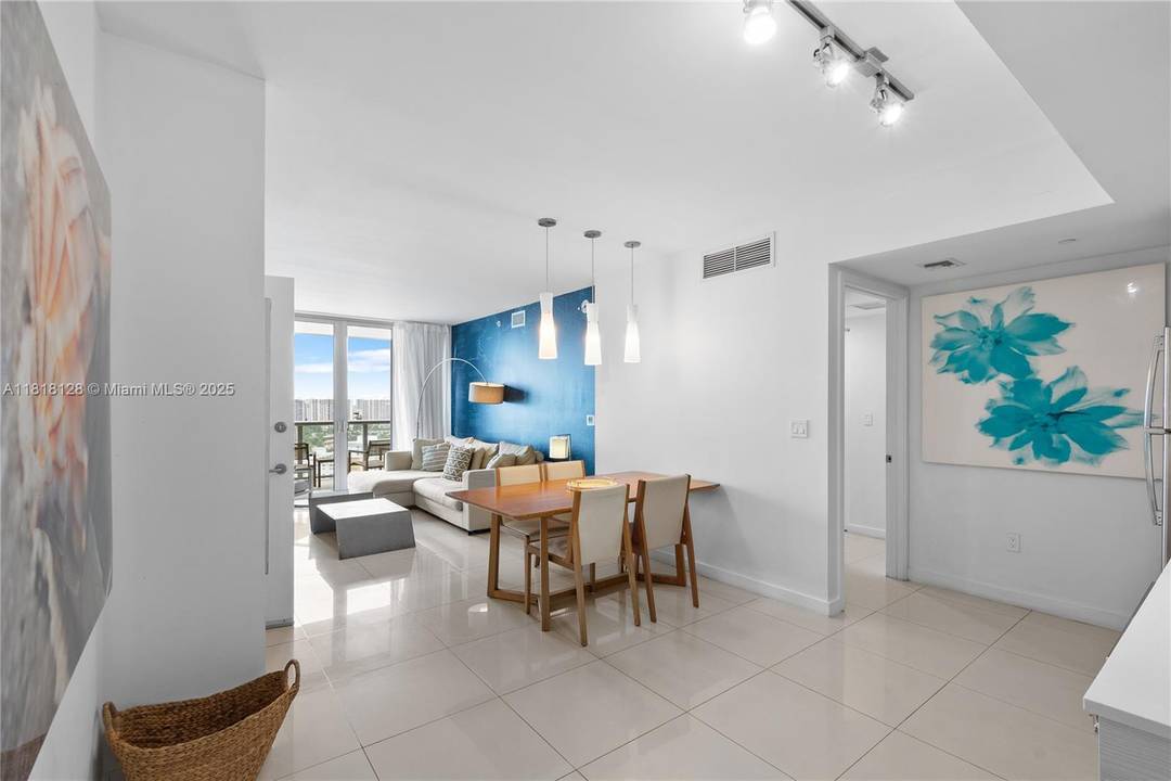 LINE 05 BEST VIEWS ! ! ! PRICED TO SELL !