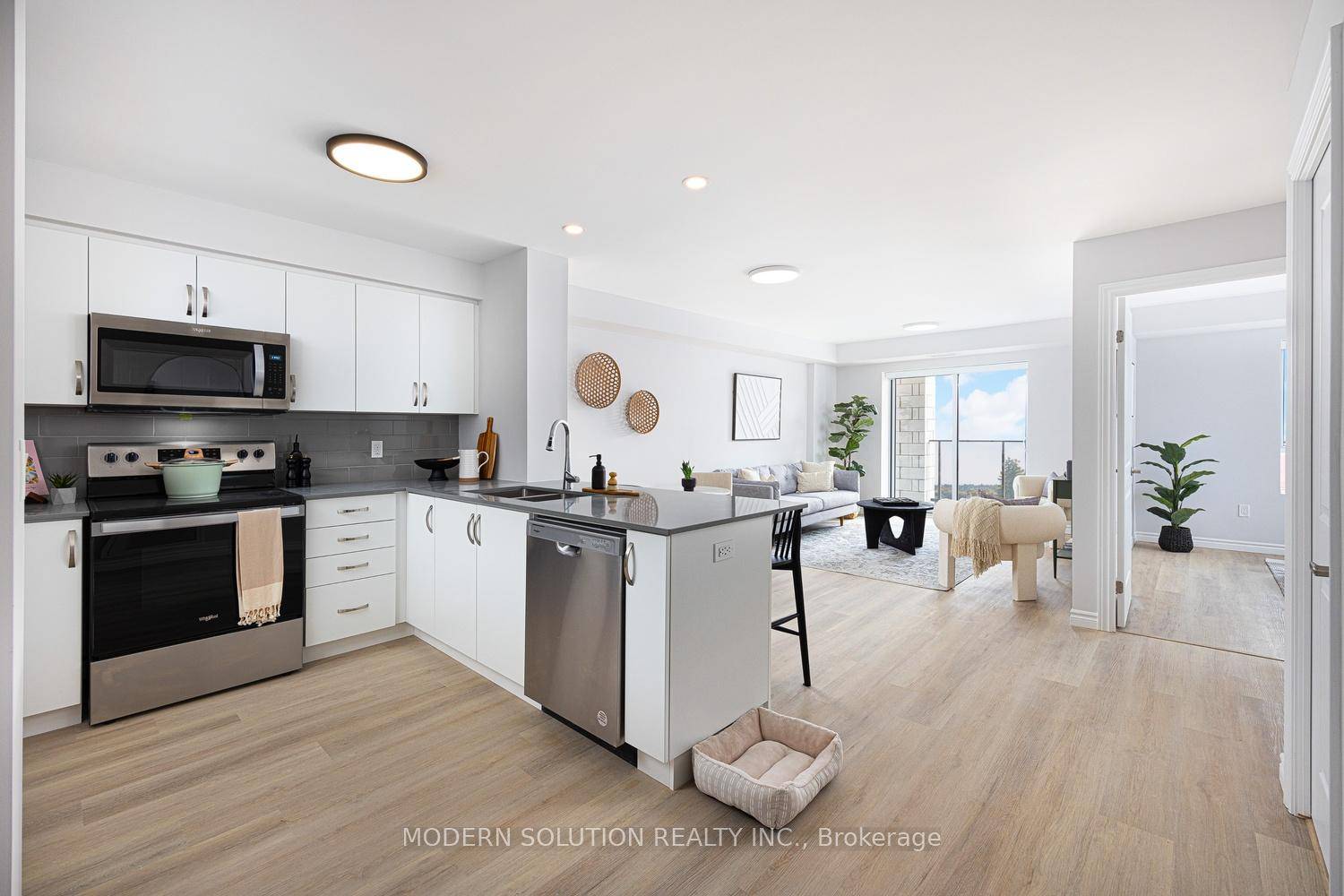 Offering 1 Month Free Rent Welcome to a perfect blend of comfort, style, and convenience in this spacious 1 bedroom condo nestled in the heart of Guelph.