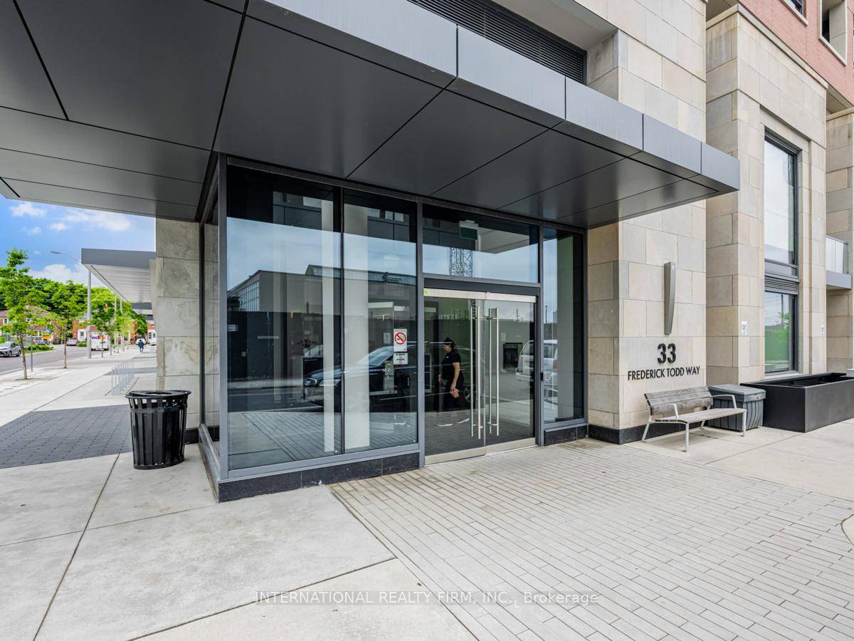 This spacious 1 bedroom condo in Leaside's Upper East Village.