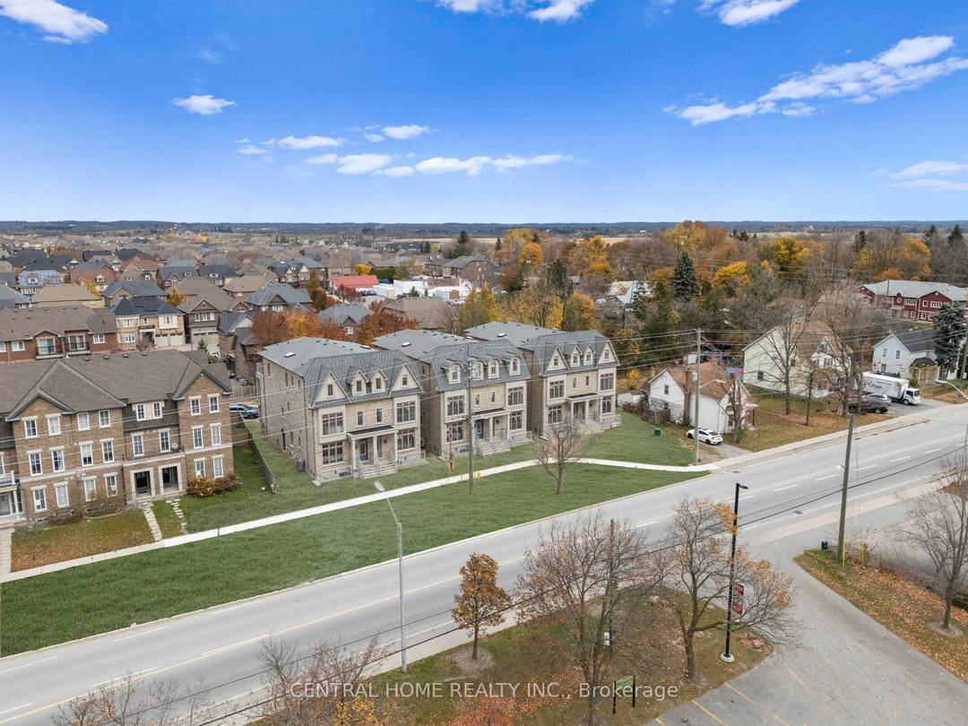 Investment Property With Elevator Luxury Developed Opportunity Prime Location Near Elgin Mills amp ; Hwy 404.