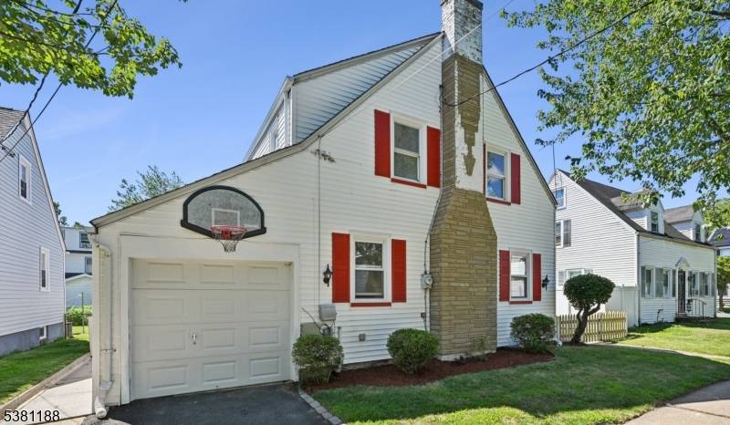 Welcome to 167 Franklin Avenue, a charming 3 bedroom home nestled in Maplewood's sought after Hilton neighborhood.