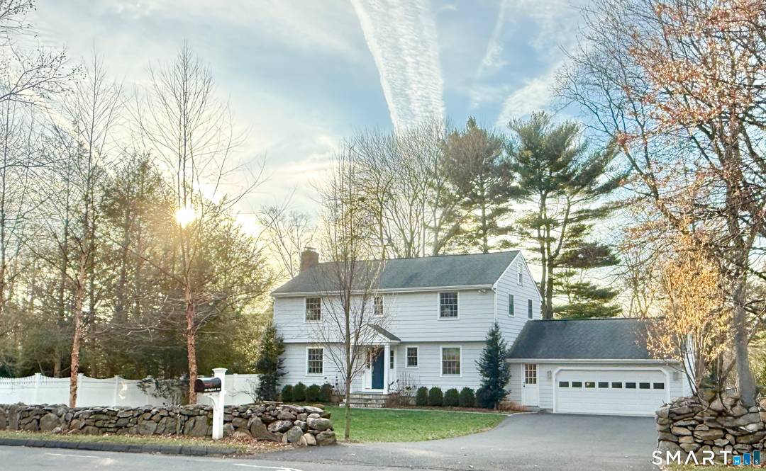 Summer escape opportunity to the incredibly charming Rowayton.