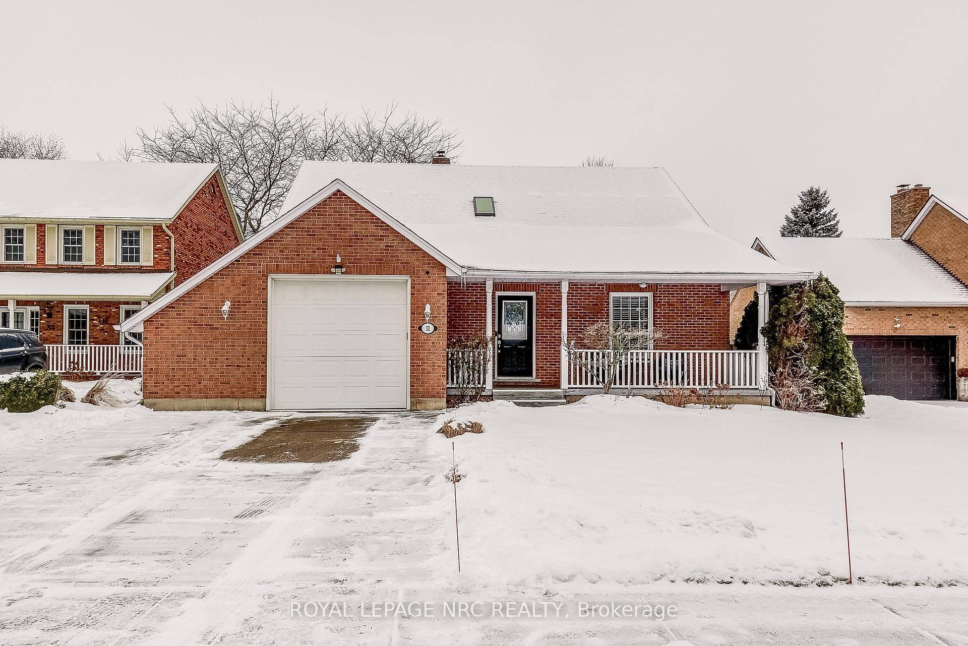 Discover a perfect blend of elegance and functionality in this beautifully crafted traditional brick 1.