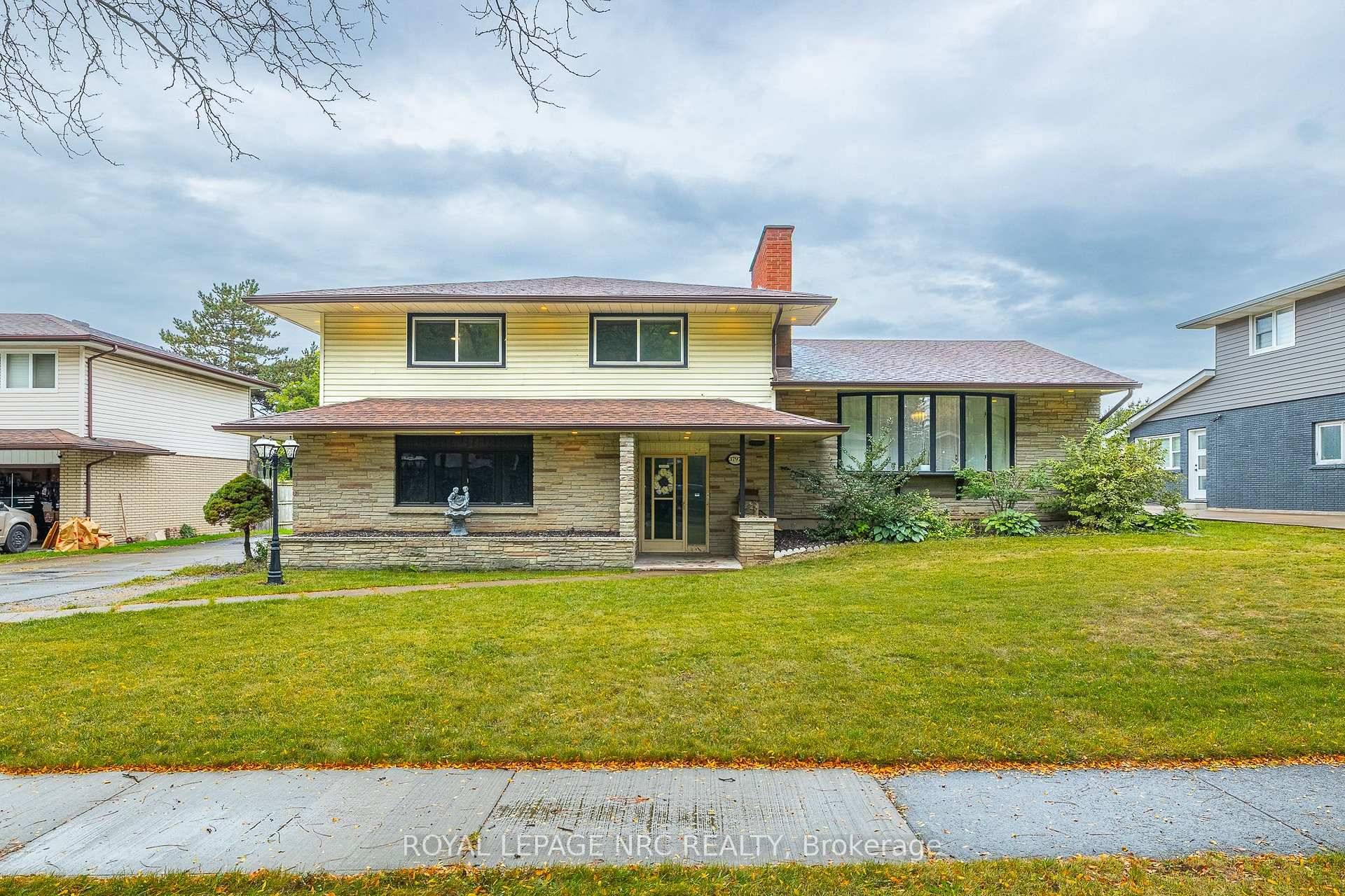 Welcome to 3797 Wiltshire Blvd, a very spacious updated modern multi level side split located in the highly sought after Rolling Acres neighbourhood on a quiet crescent.