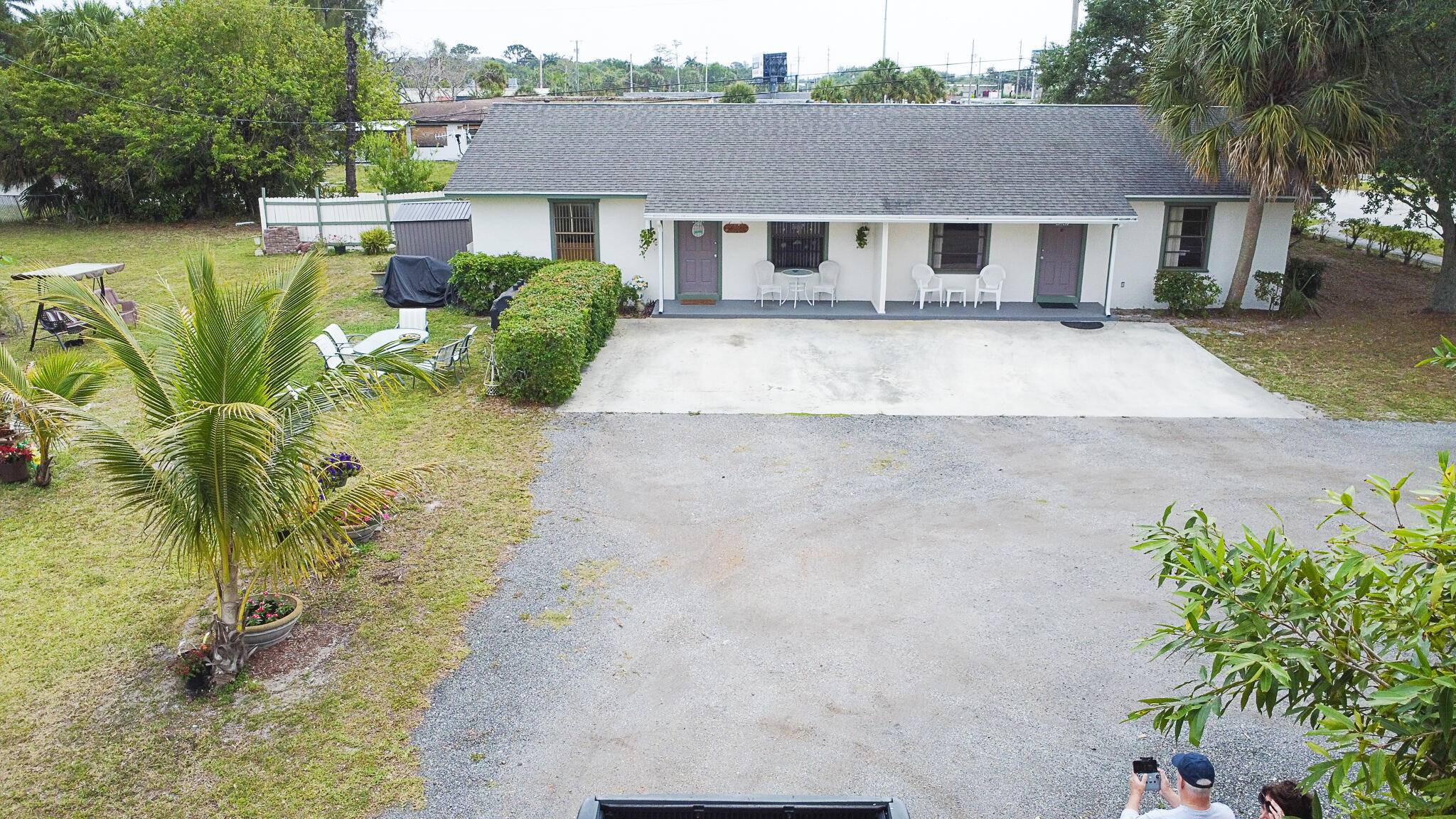 Fantastic Duplex on. 68 acres !