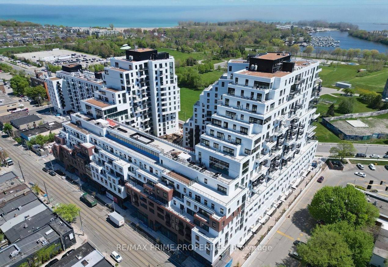 Executive condo living in vibrant Leslieville Beaches !