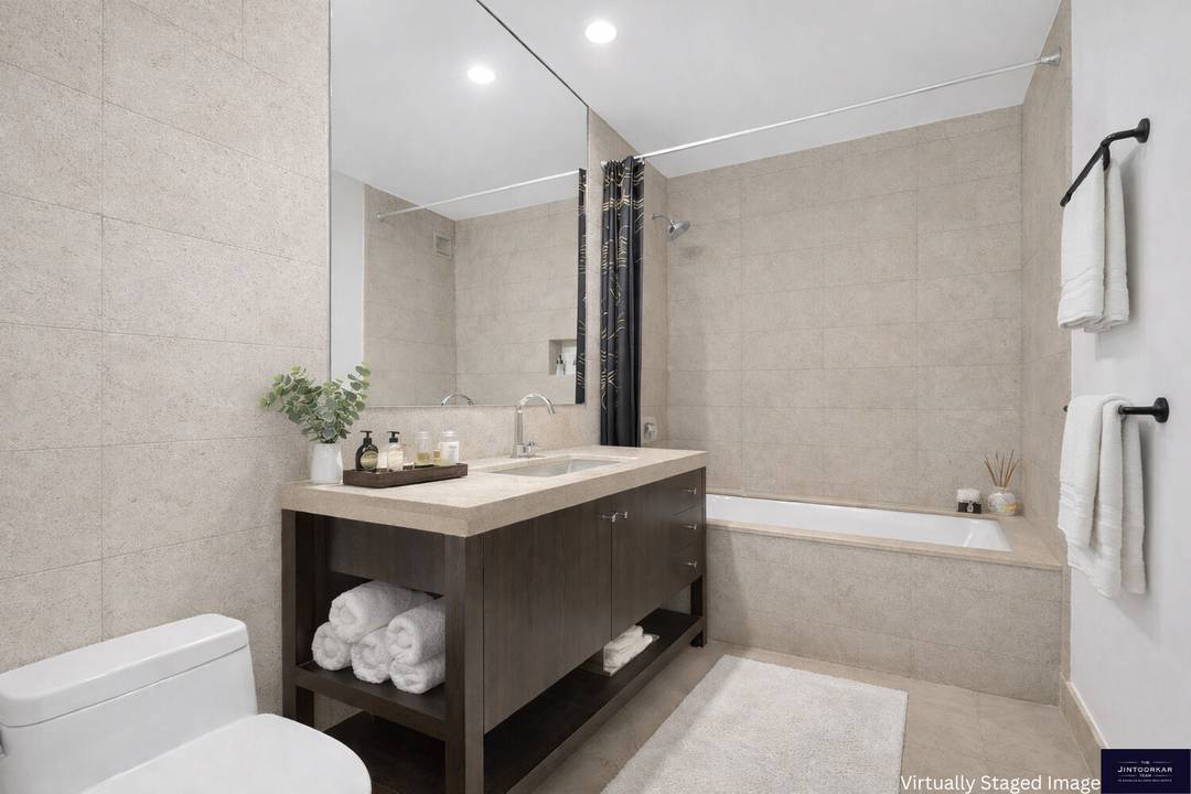 Discover sophisticated urban living at its finest in this turn key one bedroom, one bath residence located in the vibrant heart of the city.