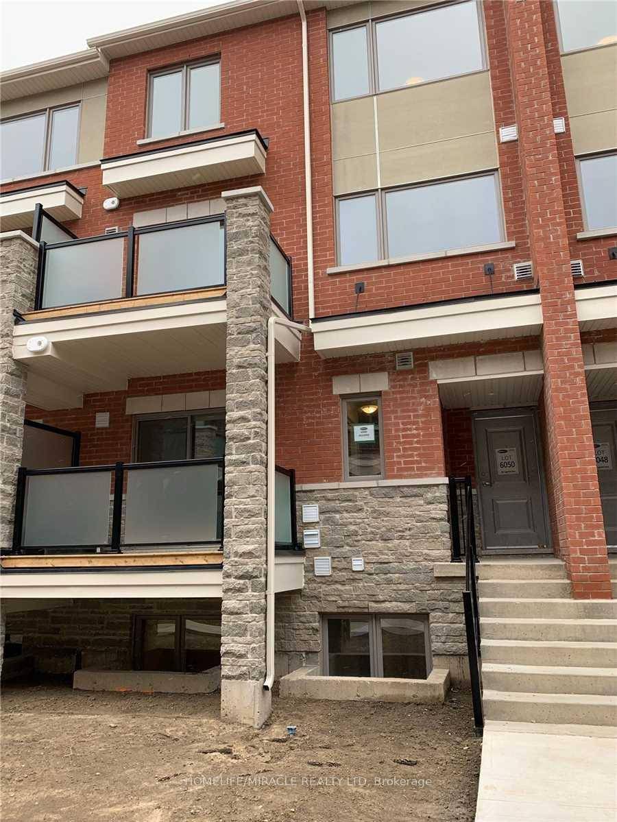 Welcome To Beautiful Mount Pleasant, Go Station And Transit On Door Steps, Gorgeous Super Clean And Very Well Maintained 2 Bedroom 3 Washroom Stacked Townhouse It Is A Cute Home ...