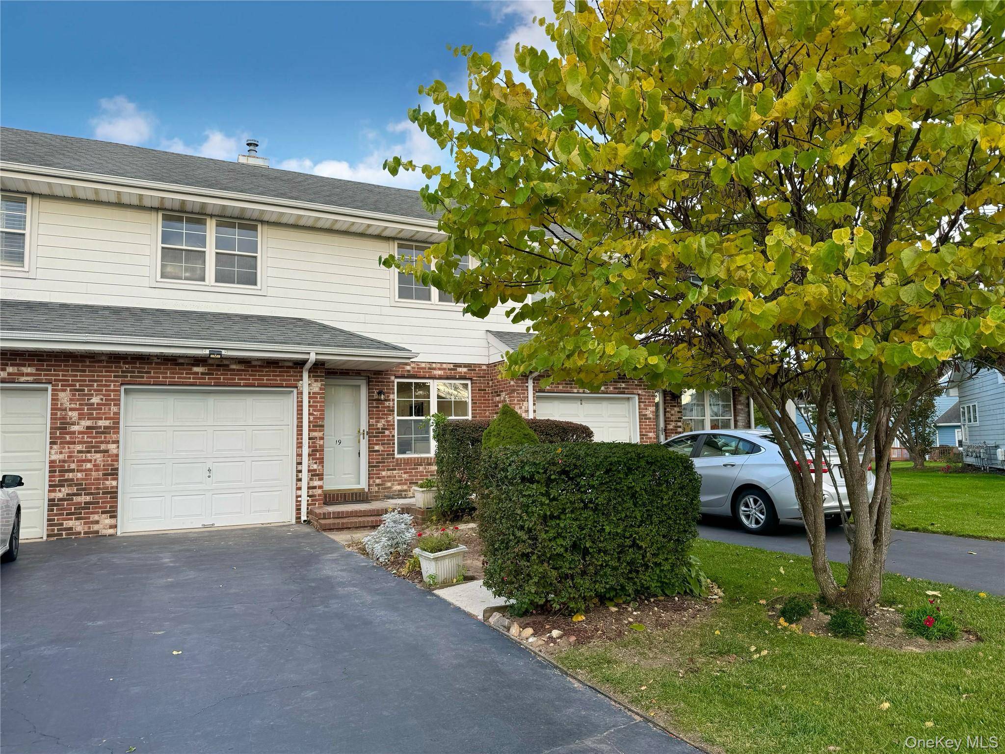 Welcome to 19 Broadlawn Drive, situated in a great location at the popular Park Row Community.