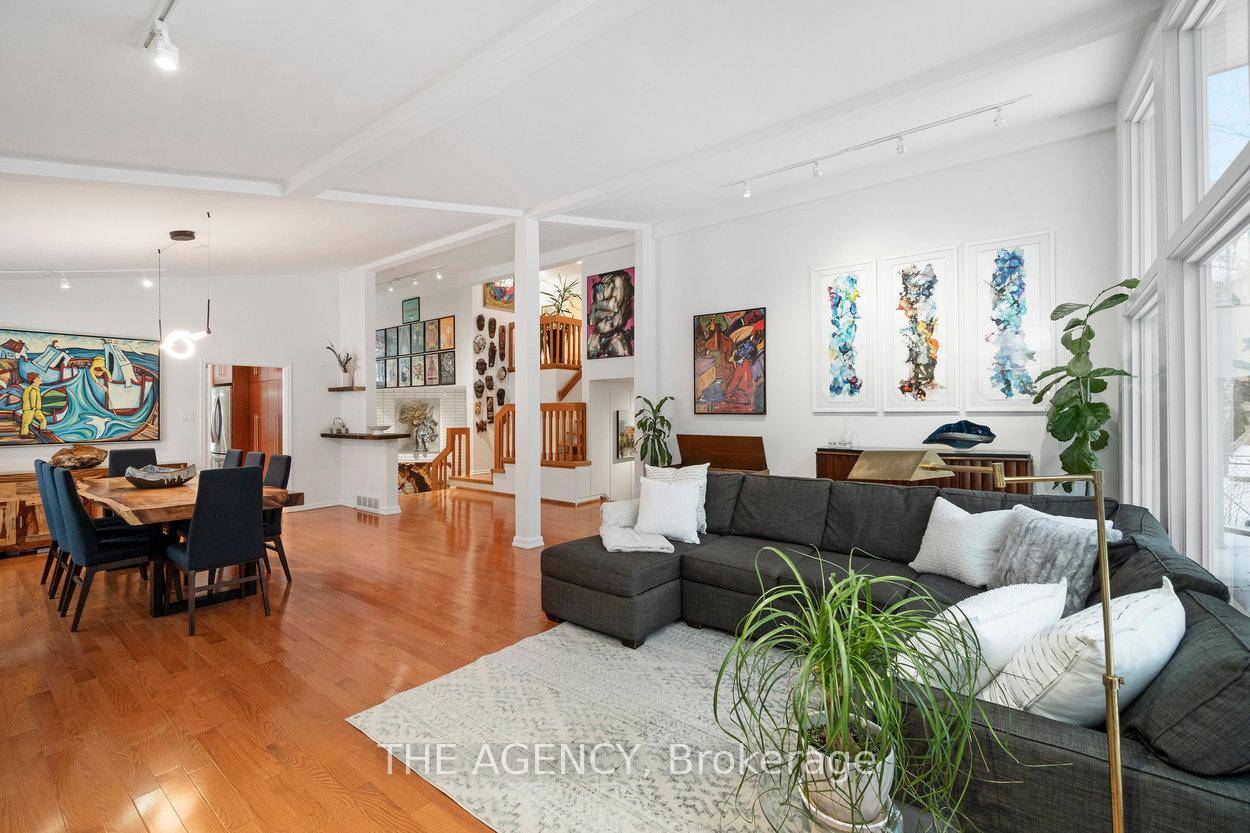Ravine Retreat with Mid Century Modern Charm !