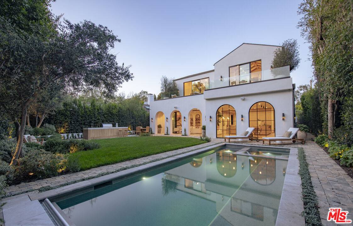 11916   Saltair Ter 5.0 Brentwood LA