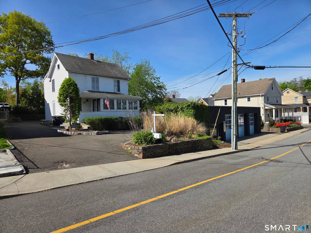 19 Ketchum is for sale as part of 31 Franklin parcel with 2 building next door combined price 2, 750, 000.