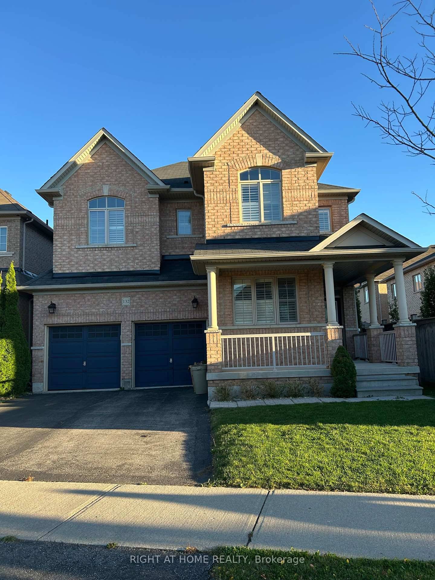 A Charming 2 Storey Detached home for Lease in a Family Friendly Neighborhood.