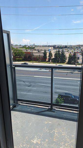 Open Concept 1 BR SPACIOUS Den in The Heart of City of Vaughan, S S Appliances.