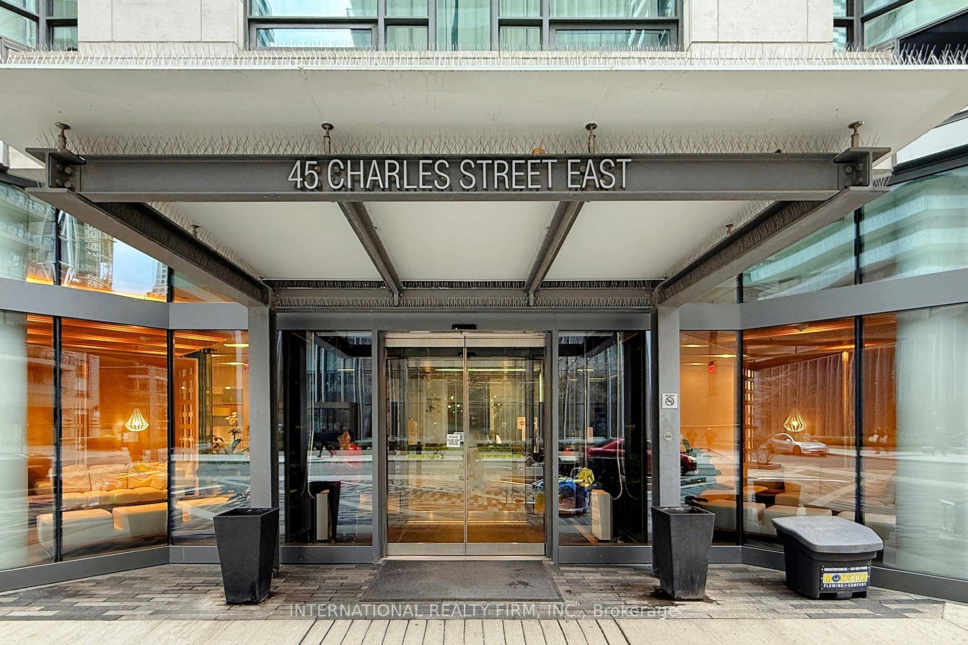 Live the Yorkville Lifestyle at Chaz Yorkville Condos !