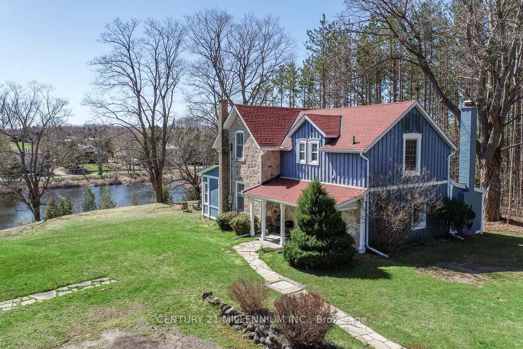 Elegantly perched on the hill, overlooking the lower Mill Pond, is this charming 3 bed, 1.
