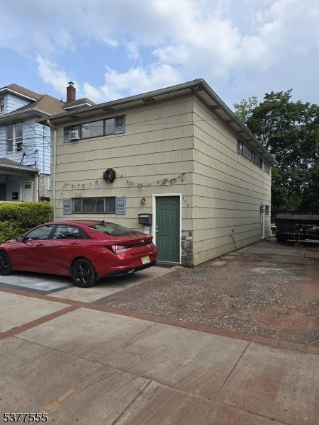 Investor possibility w current tenant on a month to month lease.