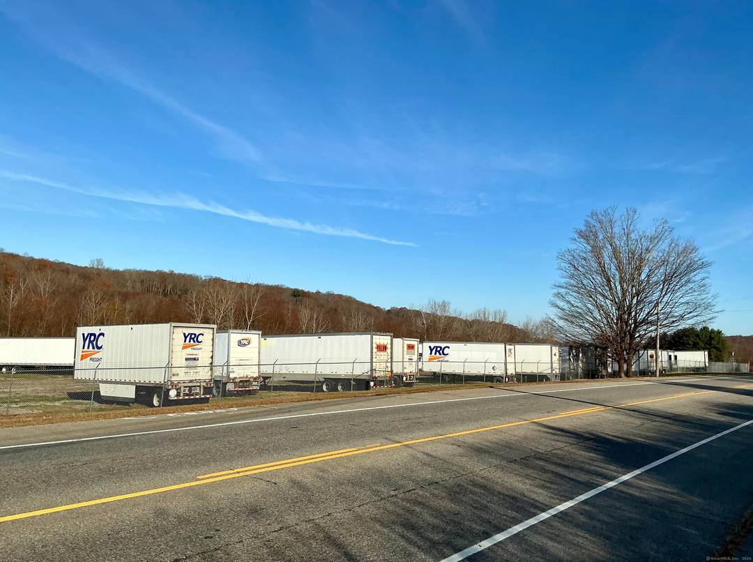 Wonderful investment opportunity with an A rated international tenant that has 98 years left on lease.