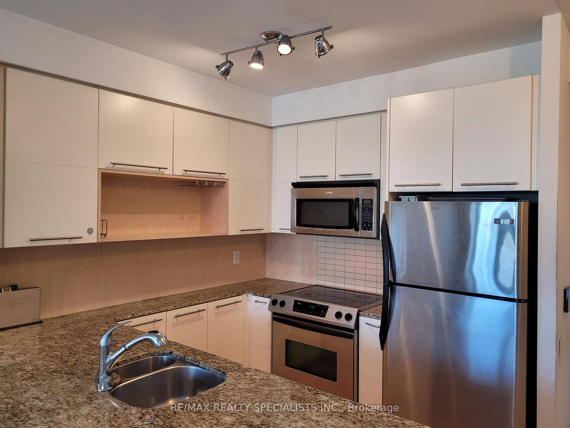 Panoramic city views ! Open concept 2 bed 2 bath condo with parking amp ; private locker.