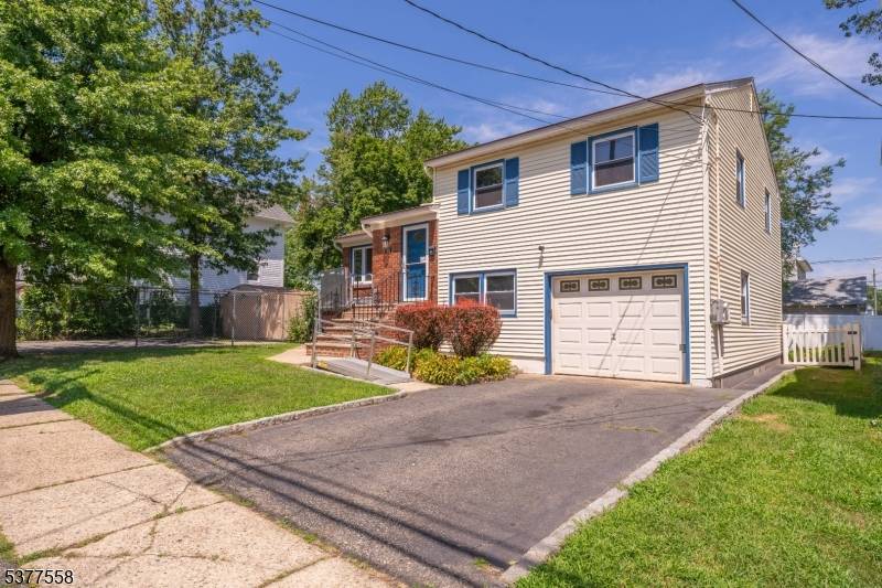 Don't miss this opportunity to own a well maintained 3 bed 1.