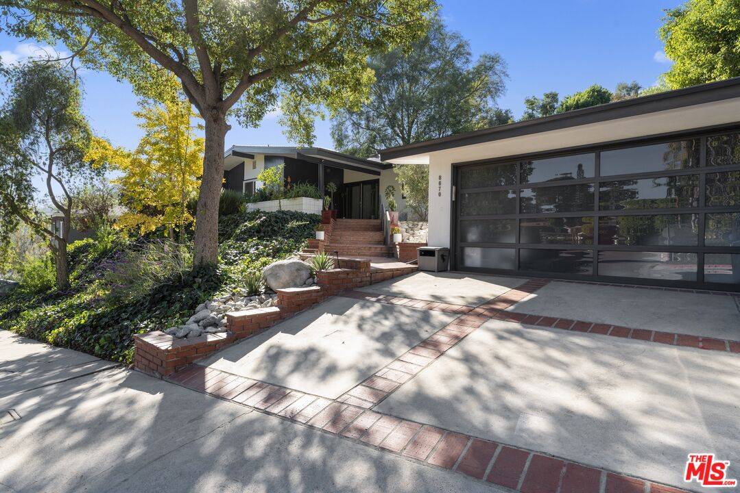 8670   Allenwood Rd 3BR Hollywood Hills East La