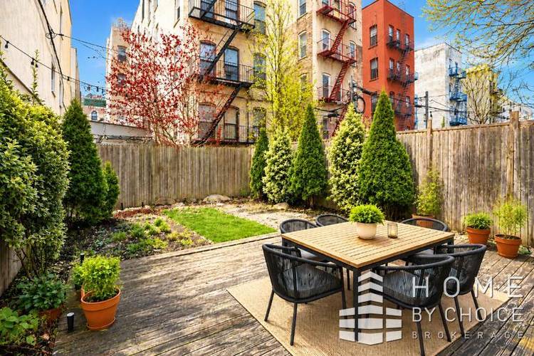Your Dream Backyard ! 2 Bedroom, Rec Room covertible three bedroom with 1.