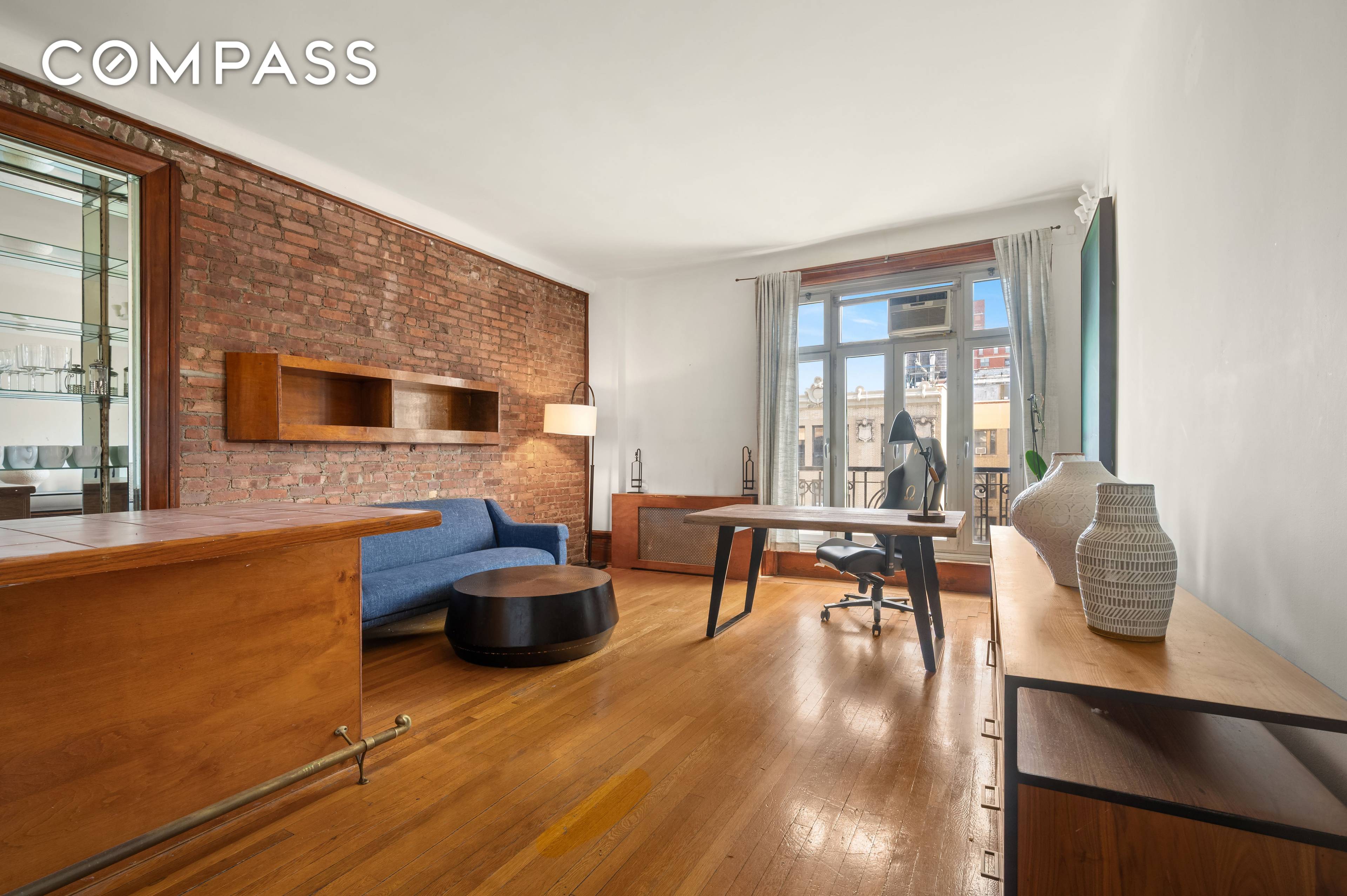 Perched on the top floor of a full service, pre war condo building, this spacious and serene apartment offers sky views, a juliet balcony, and exceptional privacy This private oasis ...