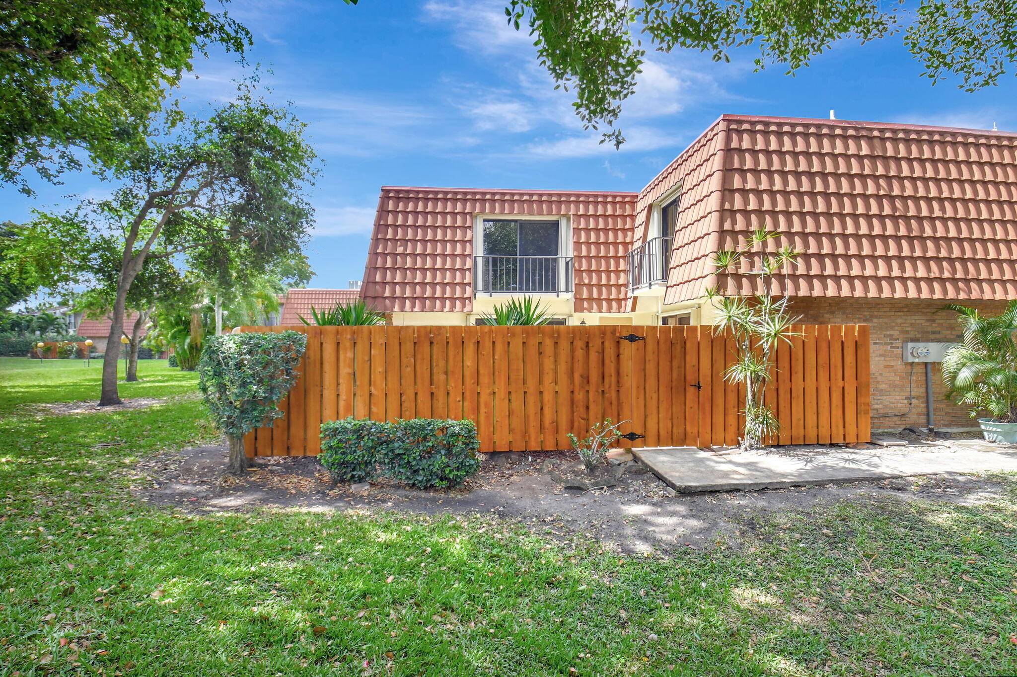 PRICE REDUCTION ! ! ! AMAZING OPPORTUNITY.