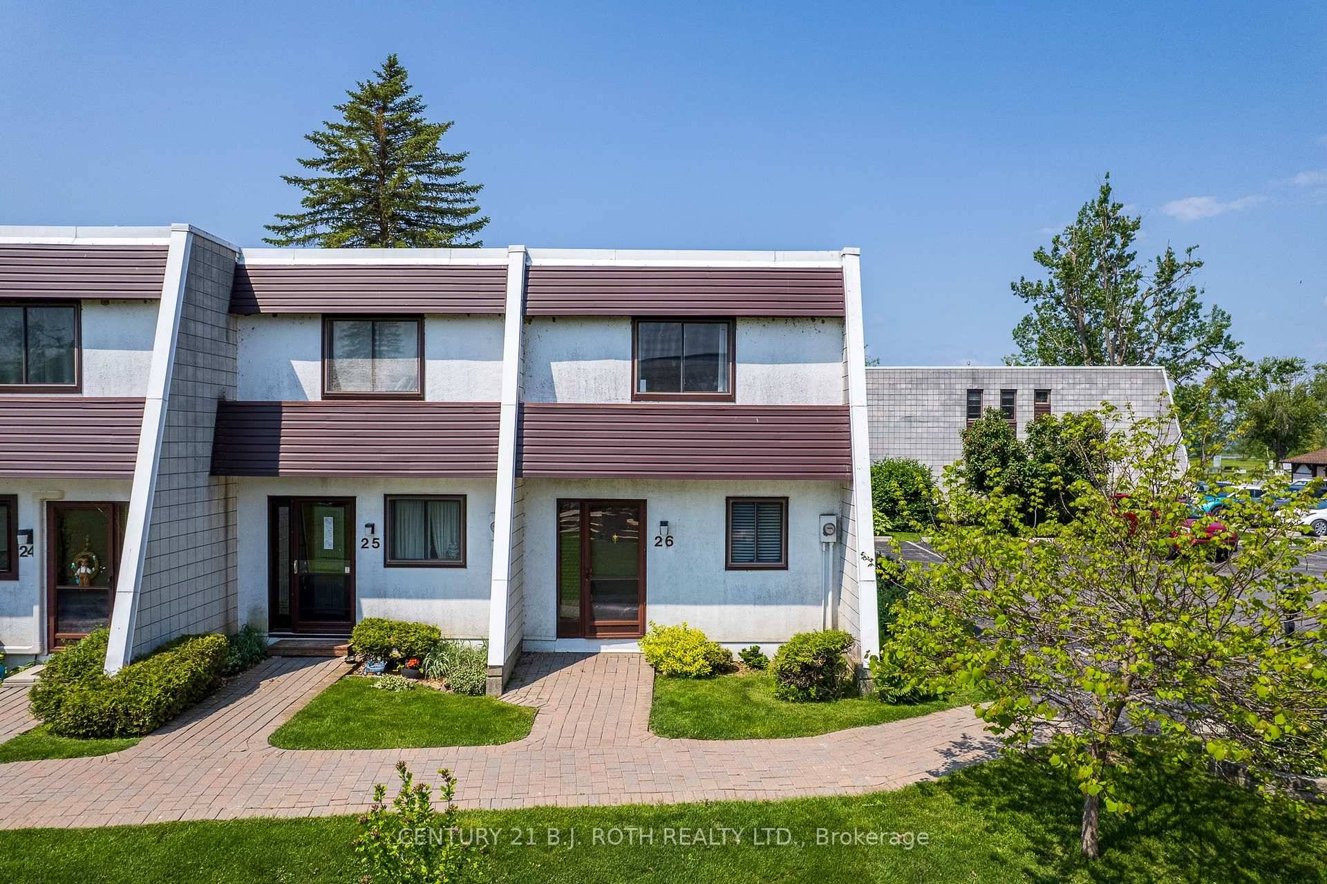 Three Bedroom End Unit Condo in Beautiful Lagoon City Just Steps Away From Private Park amp ; Sandy Beach on Lake Simcoe.