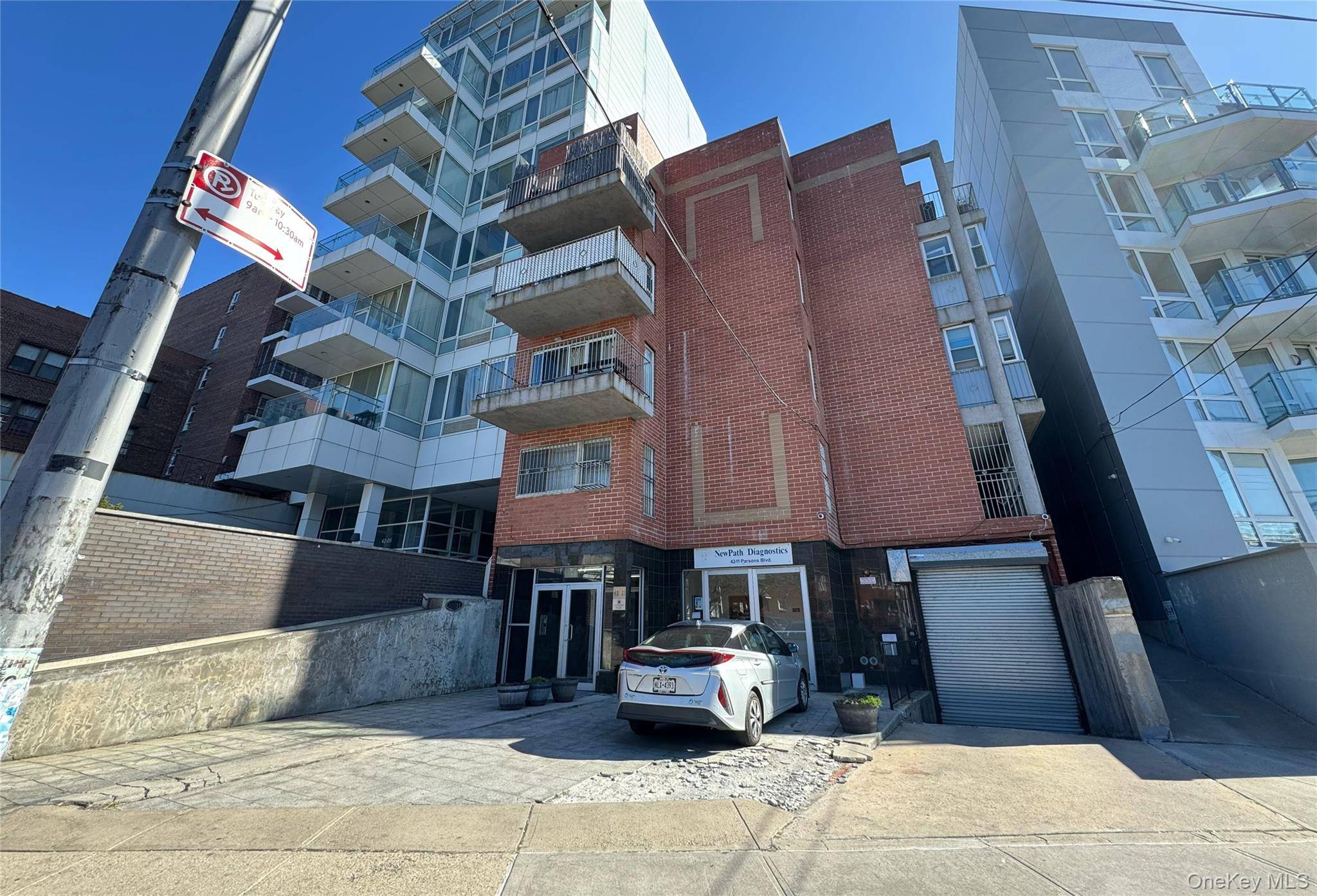 Prime Location ! Spacious 2 Bed, 2 Bath Condo with Balcony.