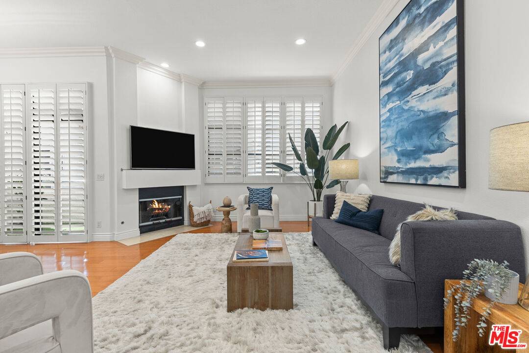 11636   Montana Ave 2BR Brentwood La