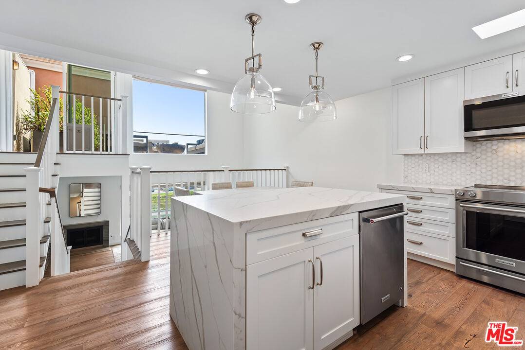 6400 Pacific Ave 2BR La