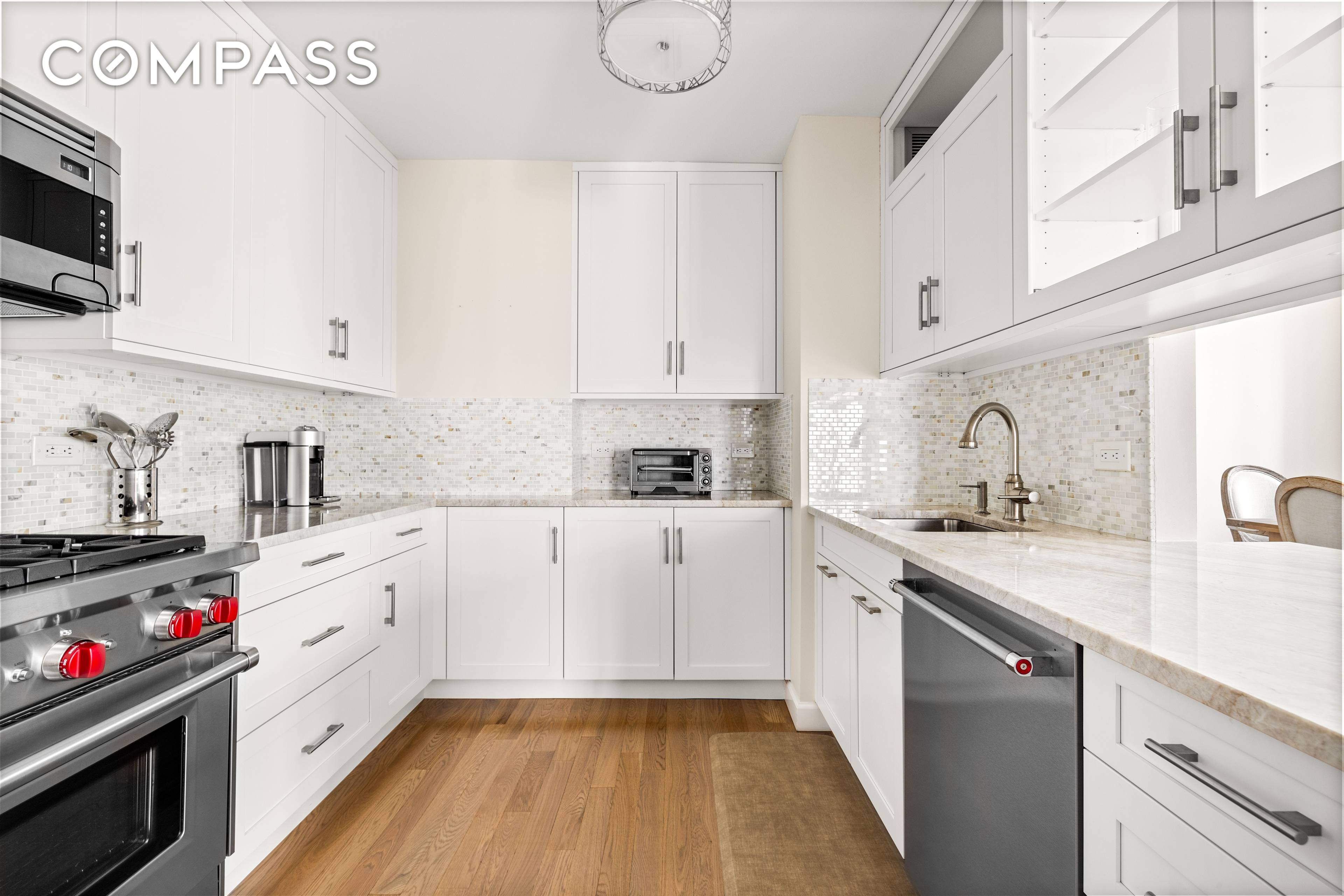 Luxury Renovated 2 Bedroom convertible 3, 3 Bath Condo with Iconic City Views Welcome to this beautifully renovated 2 bedroom 3 bedroom see alternate floor plan, 3 bath home with ...