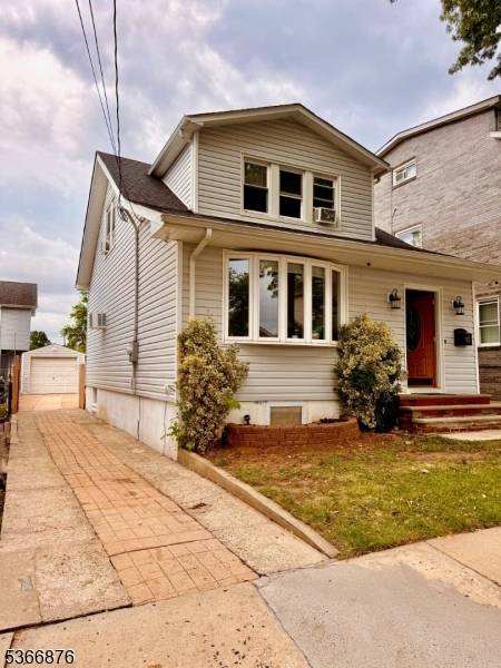Step into this beautifully maintained single family home, offering 3 generous bedrooms, 2 full bathrooms, and a bright, inviting living space perfect for gatherings.