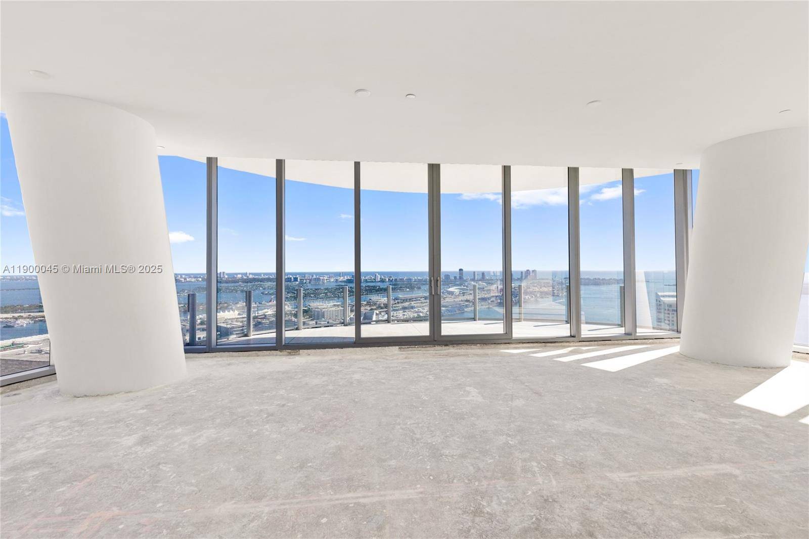 Experience breathtaking sunrises and sunsets from every room in this remarkable penthouse, the crown of the 01 line, offering 360 views of the Miami skyline, Biscayne Bay, and the ocean.