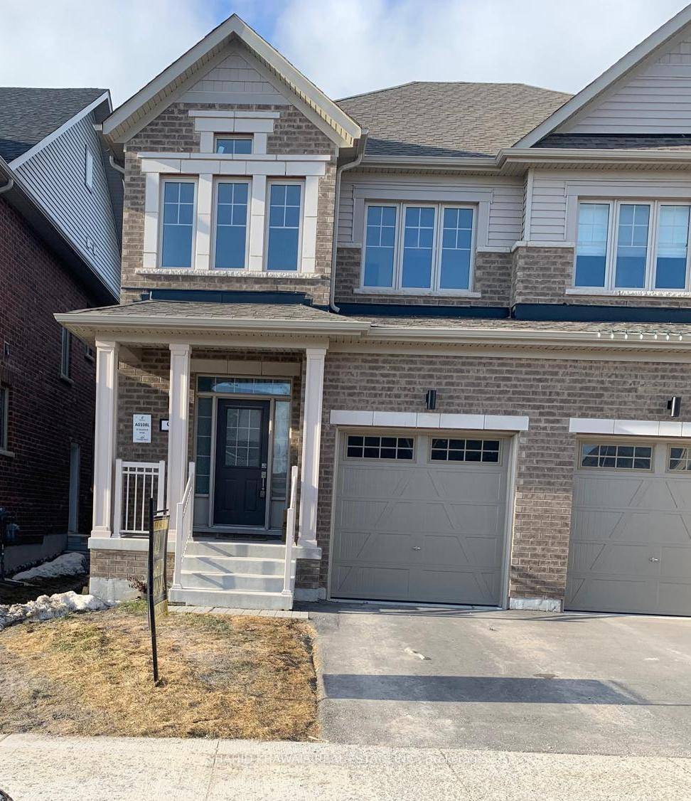 Spectacular Semi Detached Home Located In Barrie !