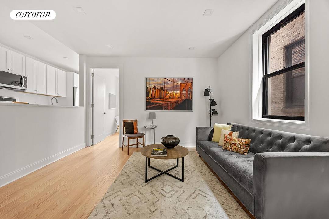 BROOKLYN HEIGHTS at its finest !